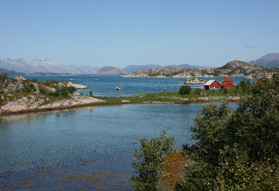 Blick vom Ferienhaus auf die Bucht von Hamn�ya   001